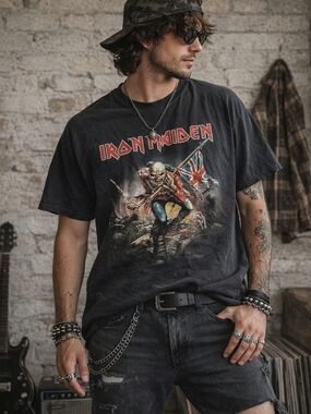 Iron Maiden Black Graphic Band Tee XL Eddie Print Short Sleeve Rock Metal Grunge